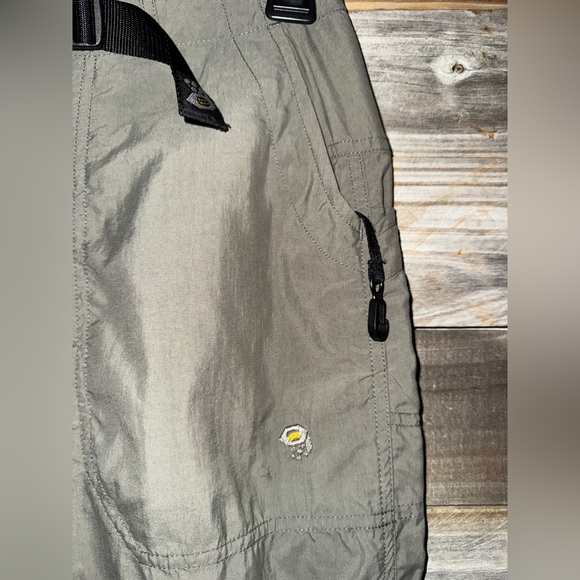 Womens pants mountain hardwear- size 8- - Picture 2 of 5